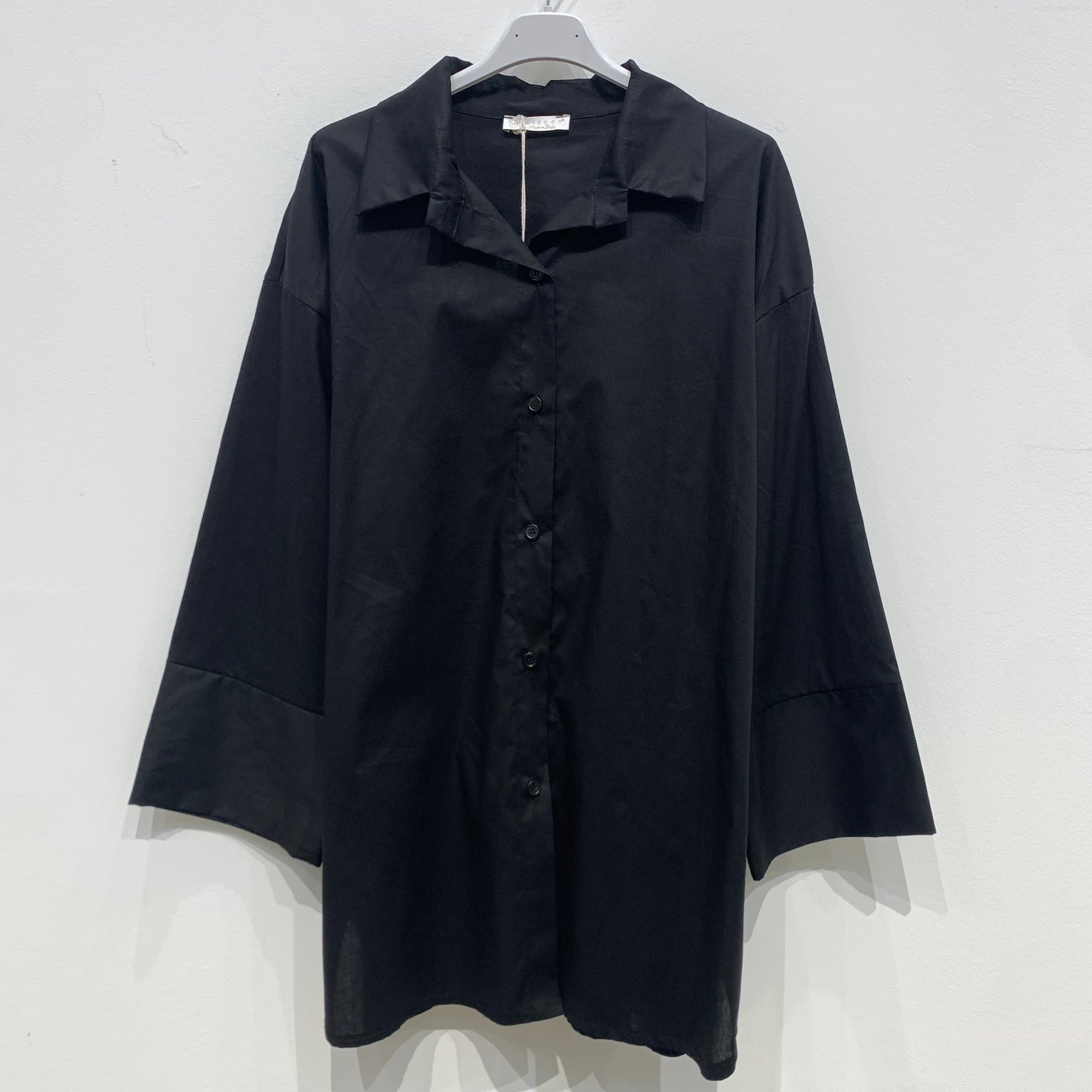 Bluse mit Knöpfung